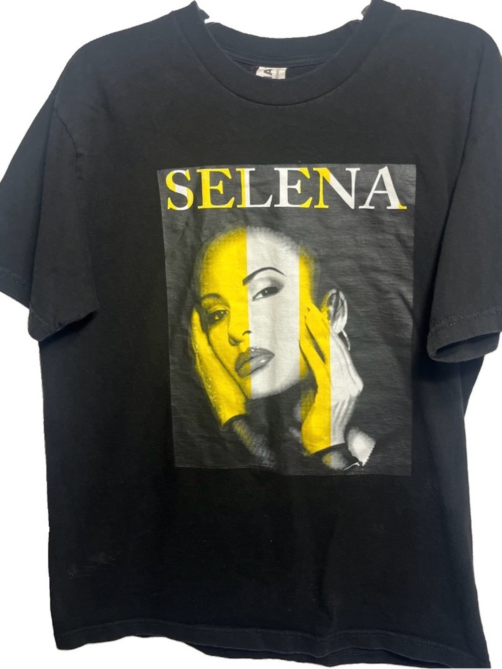 SELENA Band T-shirt Size Large Black Big Logo Latin Pop Music Tee
